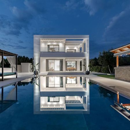 Antonia Villa - Luxurious Serenity With Private Pool, By Zantewize Kalipádhon エクステリア 写真