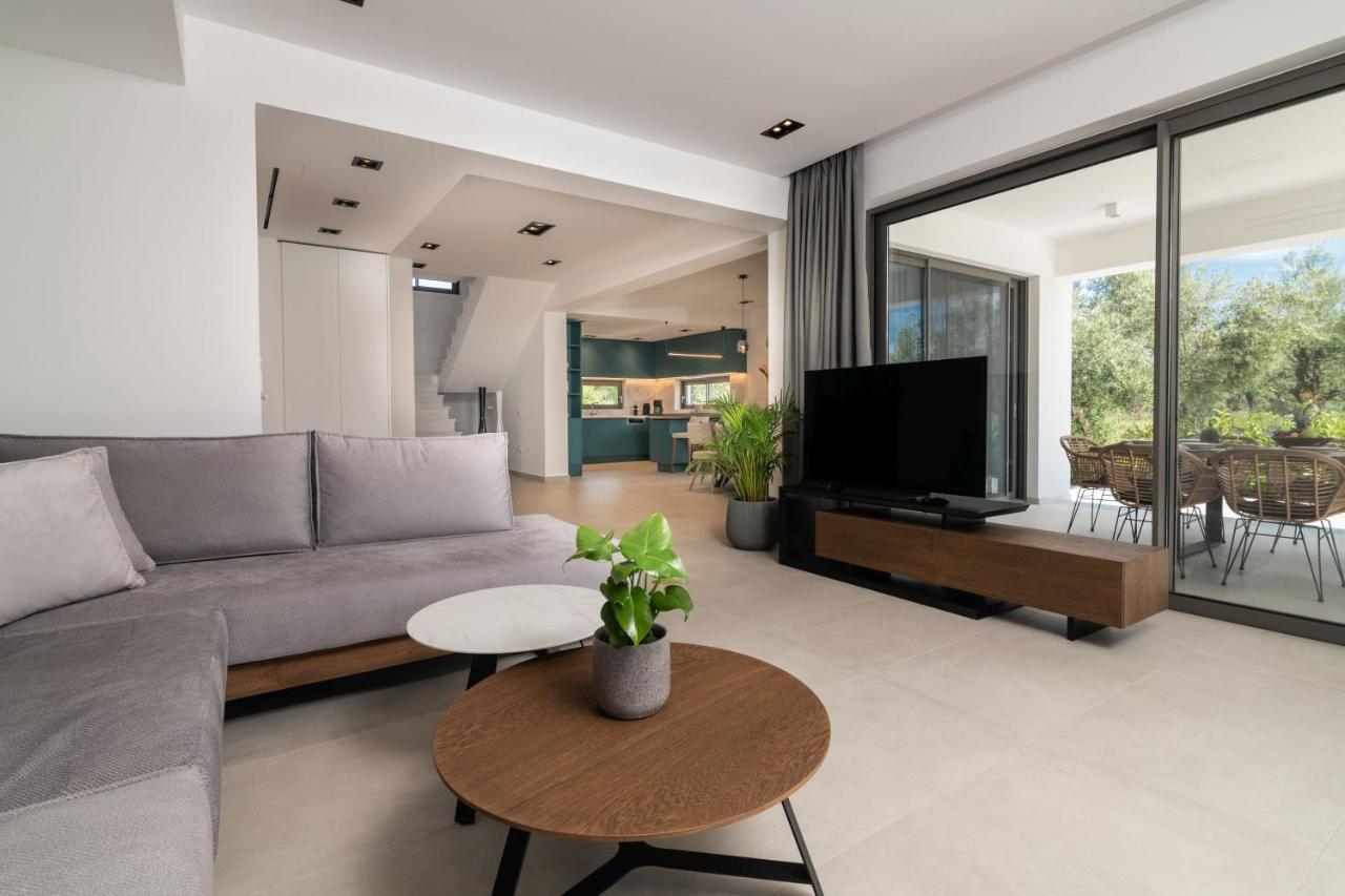 Antonia Villa - Luxurious Serenity With Private Pool, By Zantewize Kalipádhon エクステリア 写真