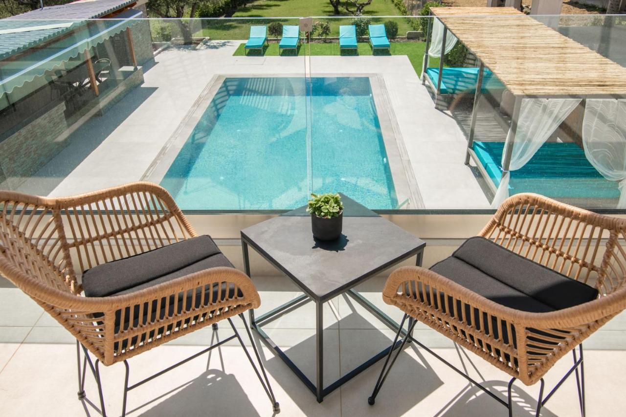 Antonia Villa - Luxurious Serenity With Private Pool, By Zantewize Kalipádhon エクステリア 写真
