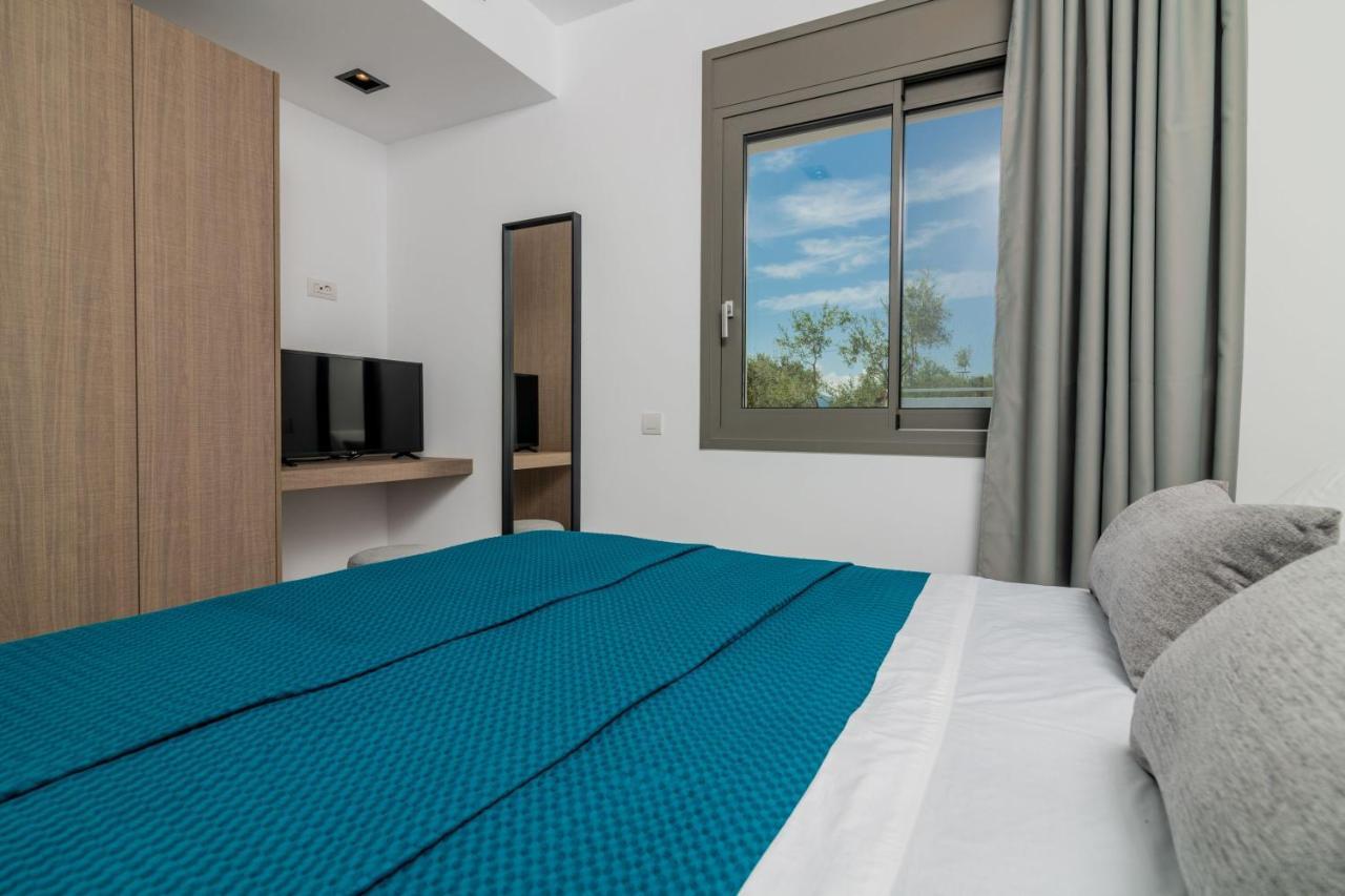Antonia Villa - Luxurious Serenity With Private Pool, By Zantewize Kalipádhon エクステリア 写真