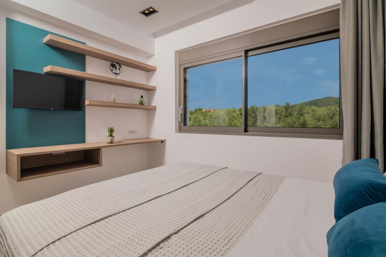 Antonia Villa - Luxurious Serenity With Private Pool, By Zantewize Kalipádhon エクステリア 写真