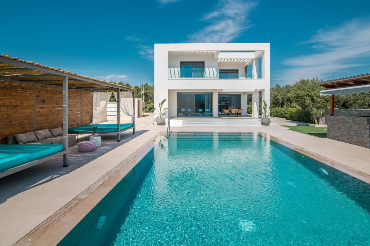Antonia Villa - Luxurious Serenity With Private Pool, By Zantewize Kalipádhon エクステリア 写真