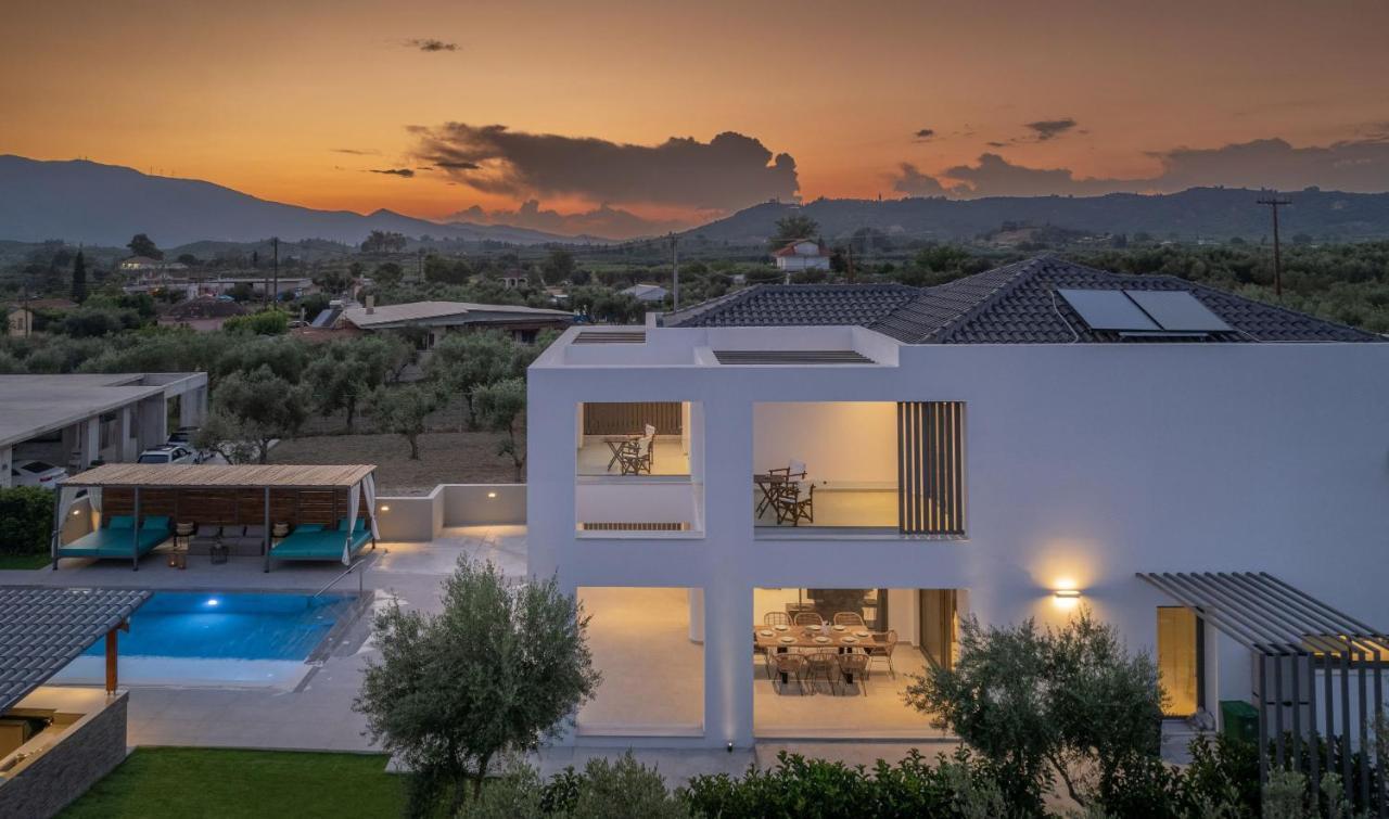 Antonia Villa - Luxurious Serenity With Private Pool, By Zantewize Kalipádhon エクステリア 写真