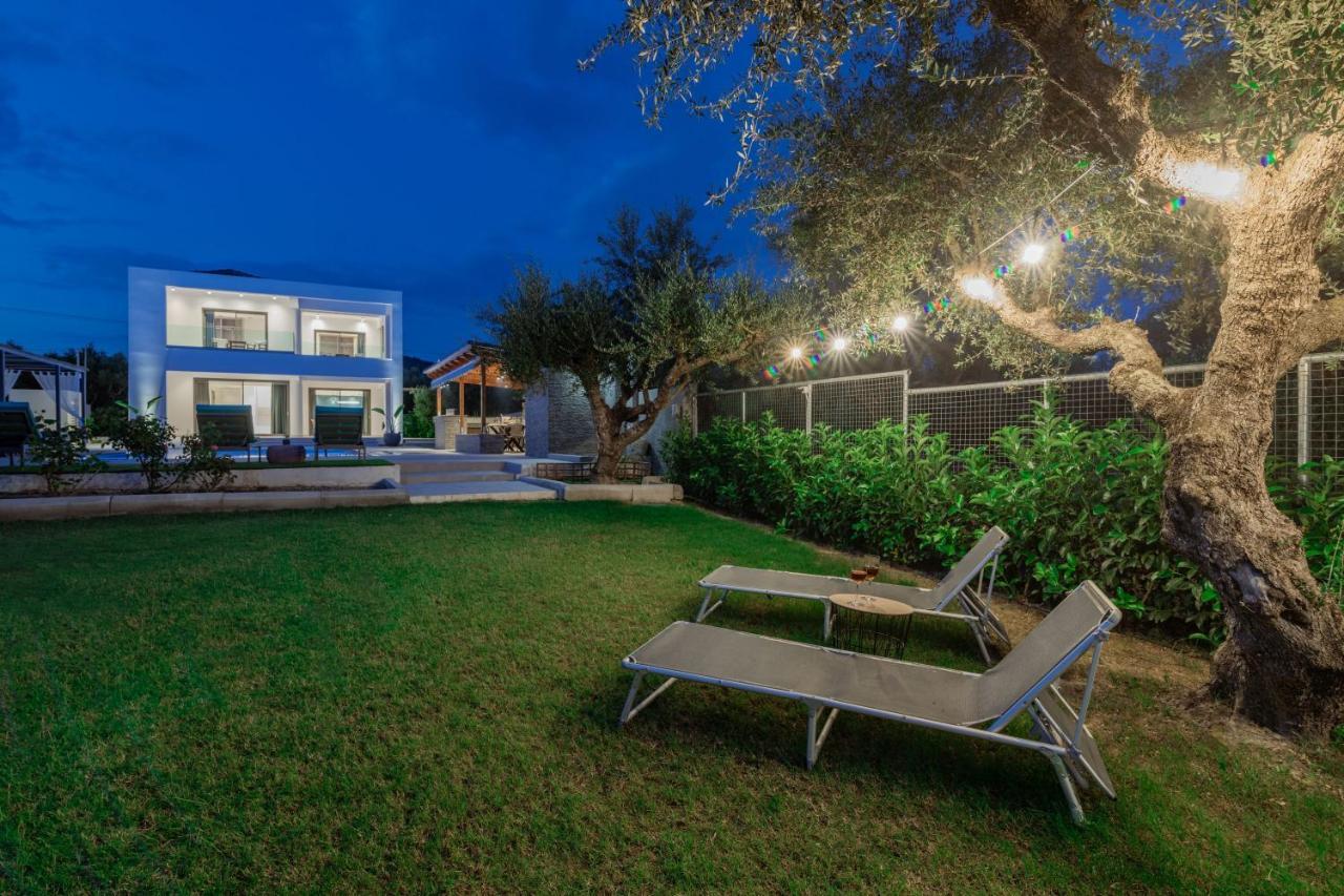 Antonia Villa - Luxurious Serenity With Private Pool, By Zantewize Kalipádhon エクステリア 写真