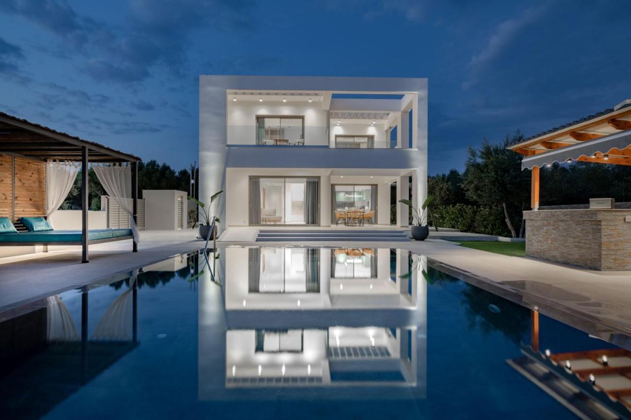 Antonia Villa - Luxurious Serenity With Private Pool, By Zantewize Kalipádhon エクステリア 写真