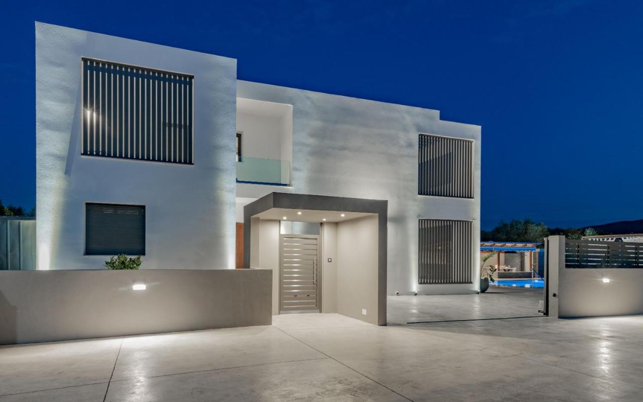 Antonia Villa - Luxurious Serenity With Private Pool, By Zantewize Kalipádhon エクステリア 写真