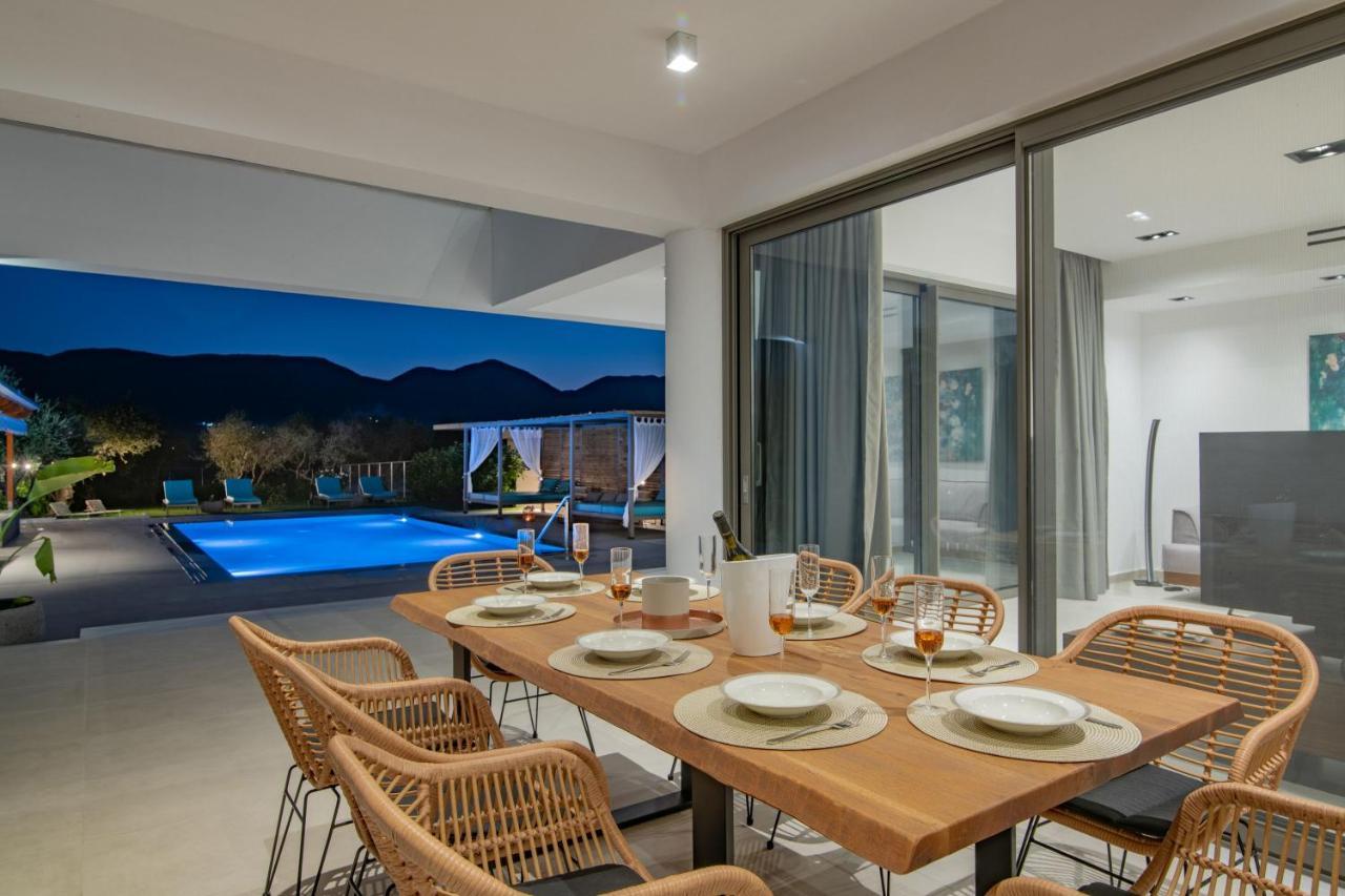 Antonia Villa - Luxurious Serenity With Private Pool, By Zantewize Kalipádhon エクステリア 写真