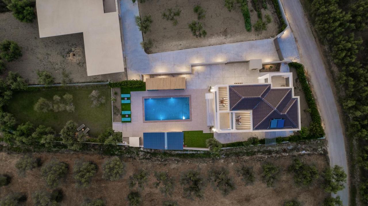 Antonia Villa - Luxurious Serenity With Private Pool, By Zantewize Kalipádhon エクステリア 写真