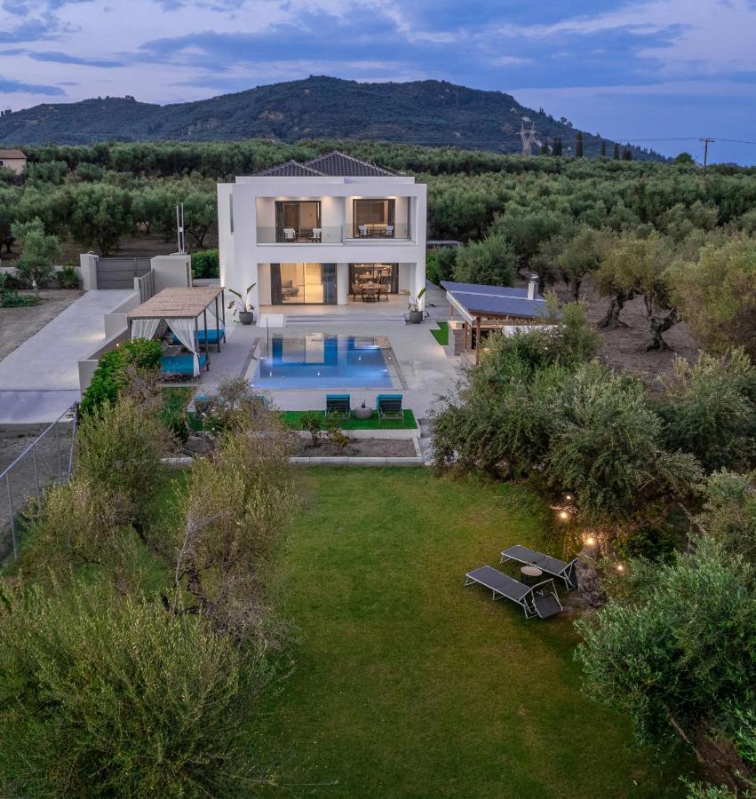 Antonia Villa - Luxurious Serenity With Private Pool, By Zantewize Kalipádhon エクステリア 写真